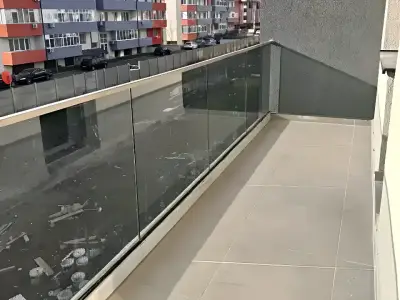 Garsoniera inchiriere Sector 4 Bucuresti balcon cu vedere